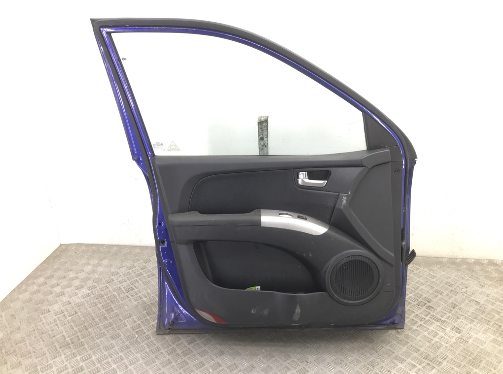 Дверь передняя левая бу для Kia Sportage  2.0 CRDi,  2005 г.