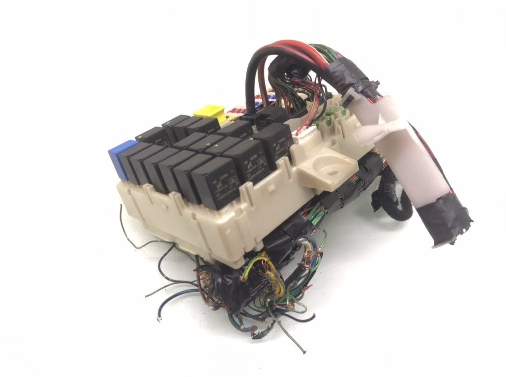 Блок предохранителей бу для Mitsubishi Colt  1.3 i,  2010 г.