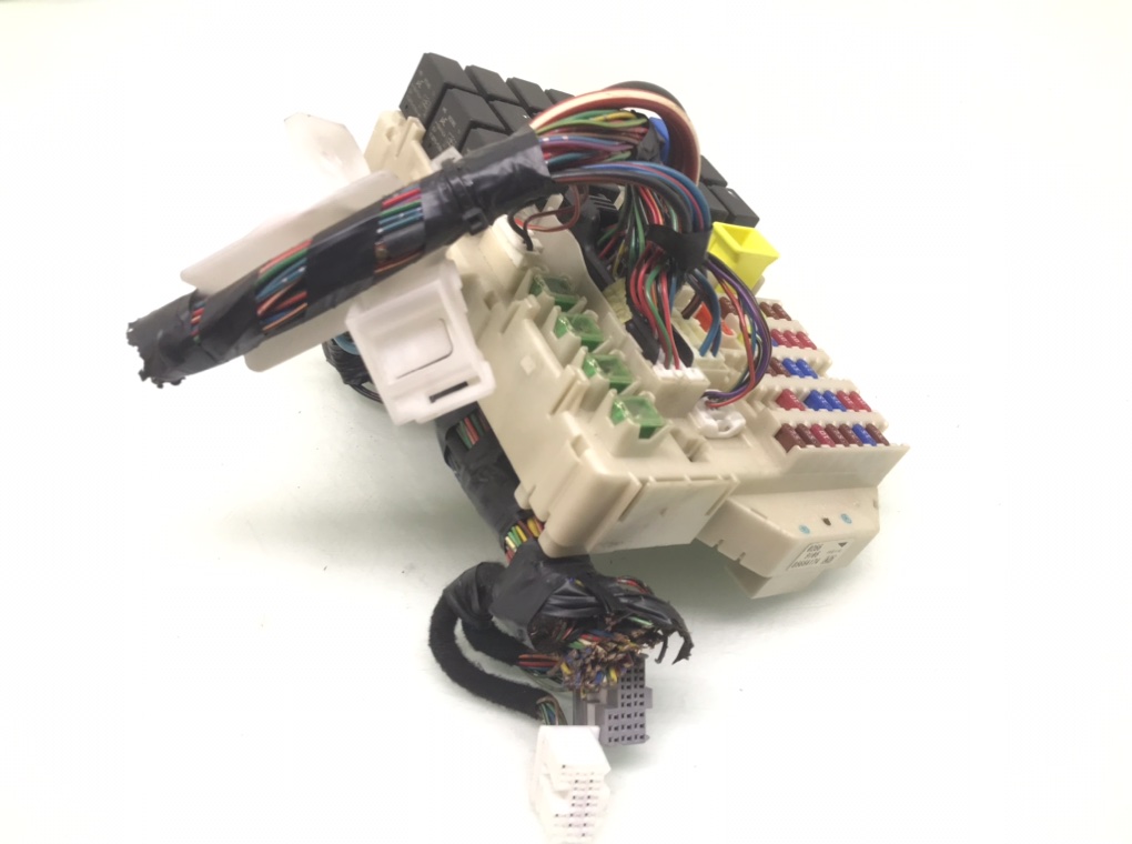 Блок предохранителей бу для Mitsubishi Colt  1.3 i,  2010 г.