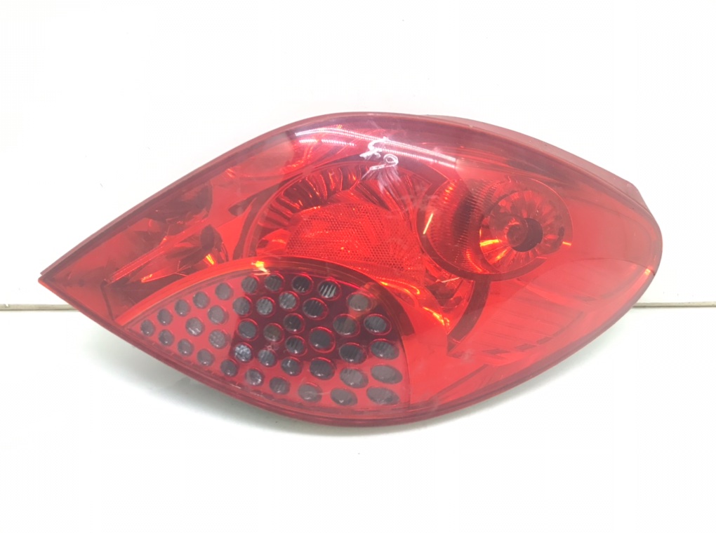 Фонарь задний правый бу для Peugeot 207 CC 1.6 i, 2007 г.