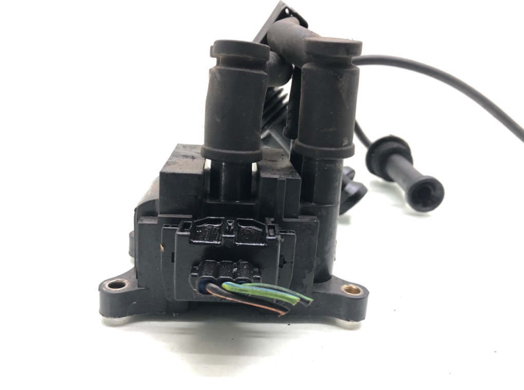 Катушка зажигания бу для Ford Fiesta  1.4 i,  2002 г.