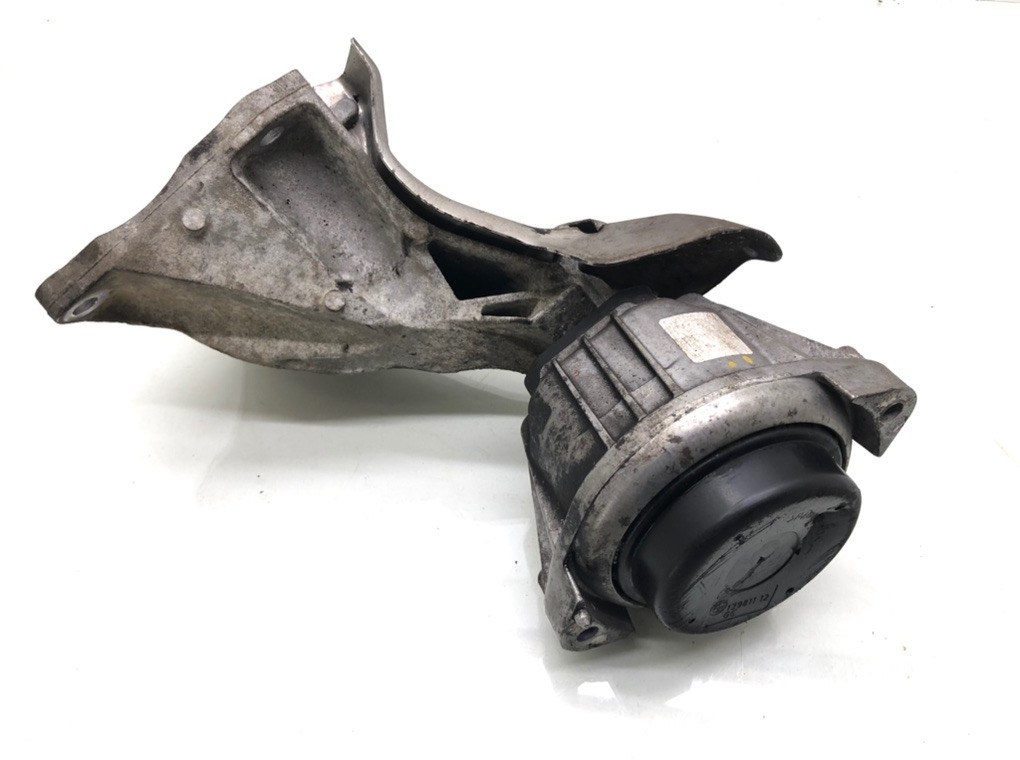 Подушка крепления двигателя бу для BMW 1 E87/E81/E82/E88 1.6 i, 2006 г.