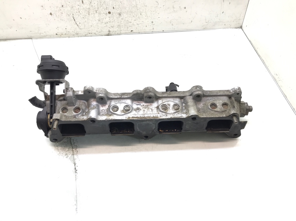 Топливная рампа бу для Volkswagen Golf 5 1.6 FSI,  2005 г.