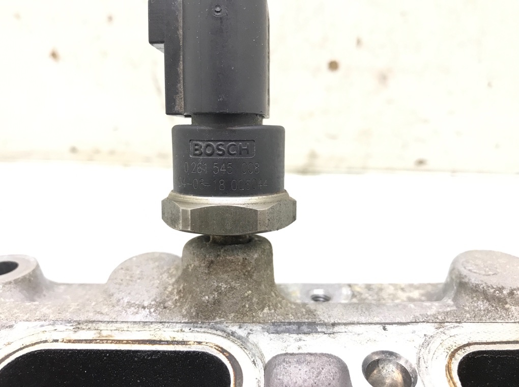 Топливная рампа бу для Volkswagen Golf 5 1.6 FSI,  2005 г.