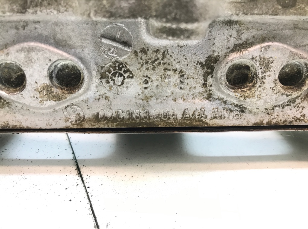 Топливная рампа бу для Volkswagen Golf 5 1.6 FSI,  2005 г.