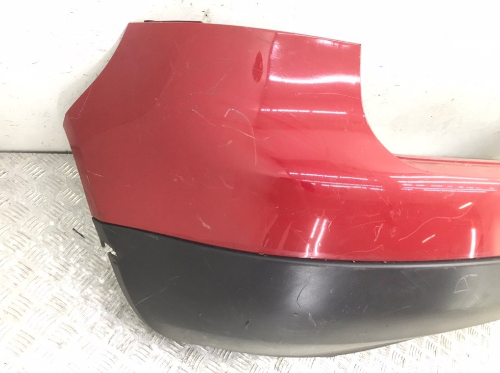 Бампер задний бу для Volkswagen Golf 5 1.6 FSI, 2006 г. Бампер задний бу для Volkswagen Golf 5 1.6 FSI, 2006 г.