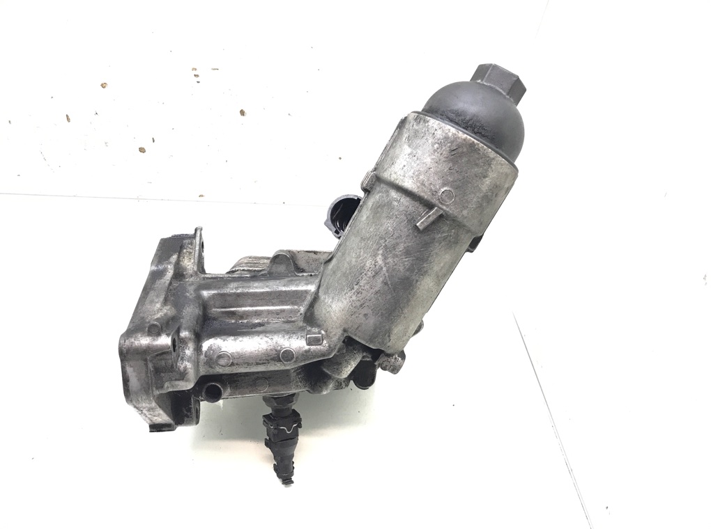 Корпус масляного фильтра бу для BMW 5 E60/E61 3.0 TD, 2005 г.