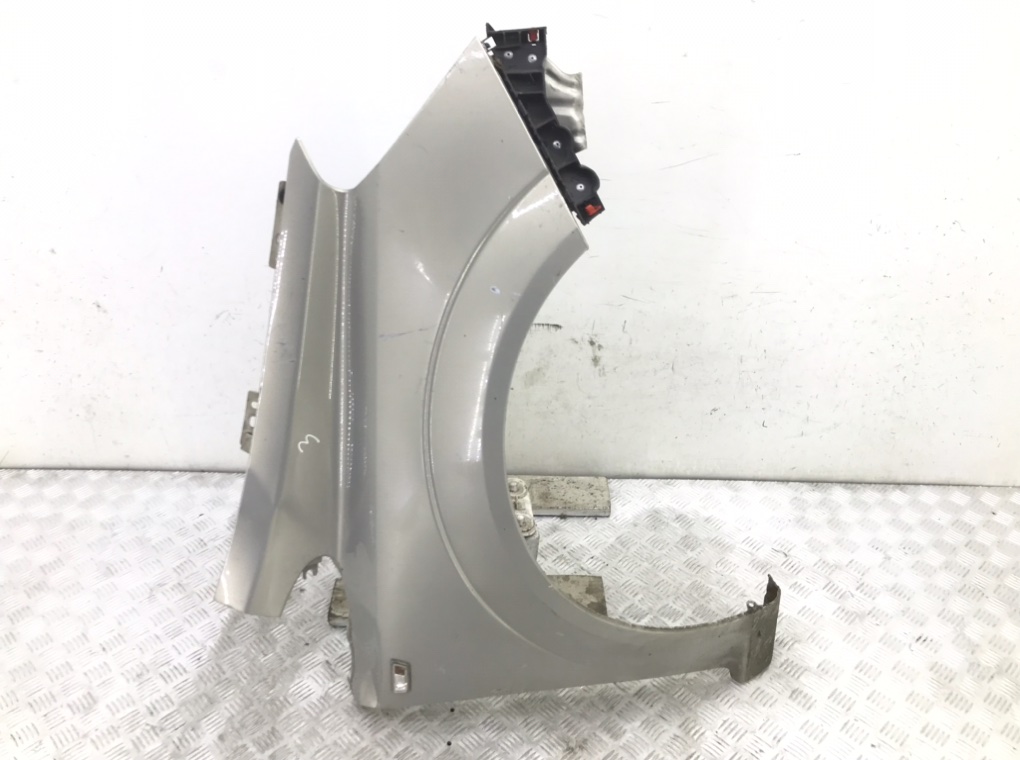 Крыло переднее правое бу для Opel Zafira B 1.6 i, 2006 г.