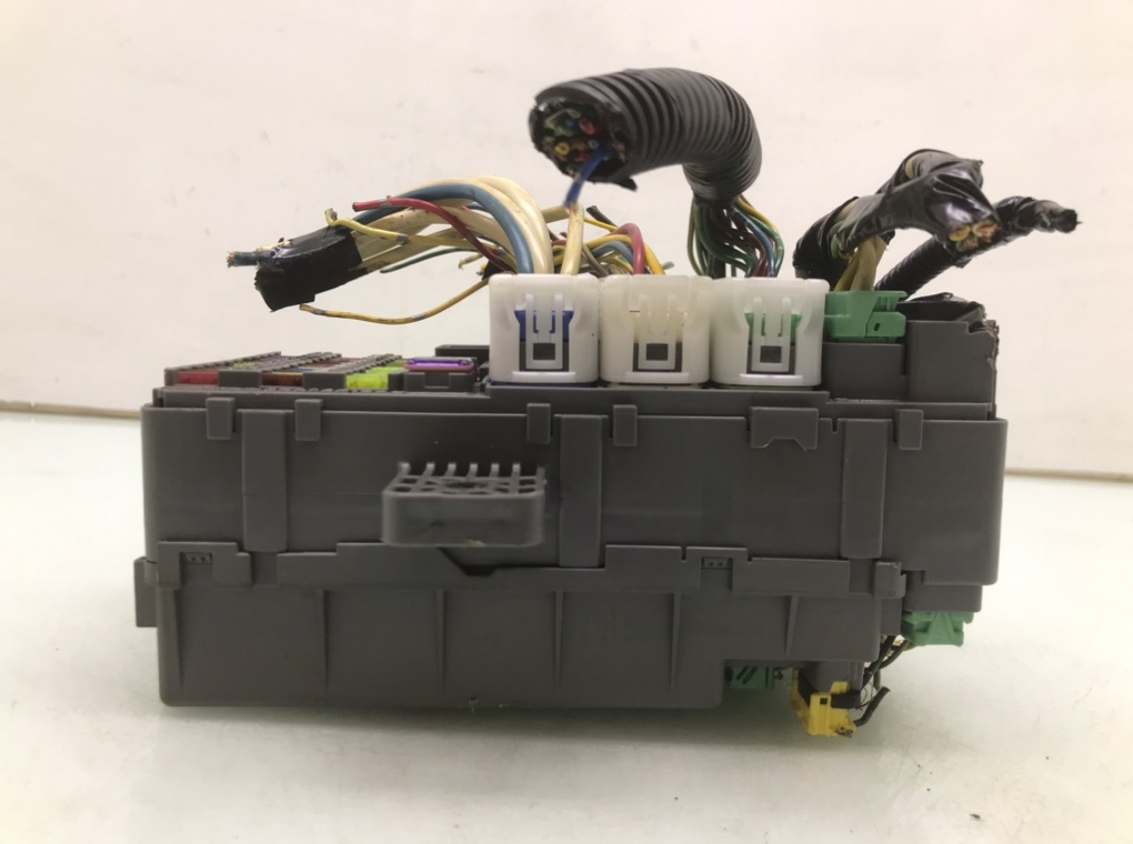 Блок предохранителей бу для Honda Civic 8 2.2 i-CTDi,  2006 г.