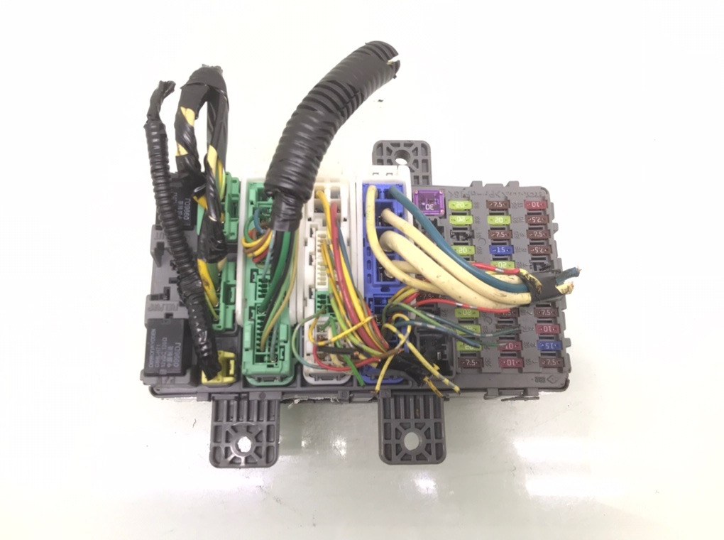 Блок предохранителей бу для Honda Civic 8 2.2 i-CTDi, 2006 г.