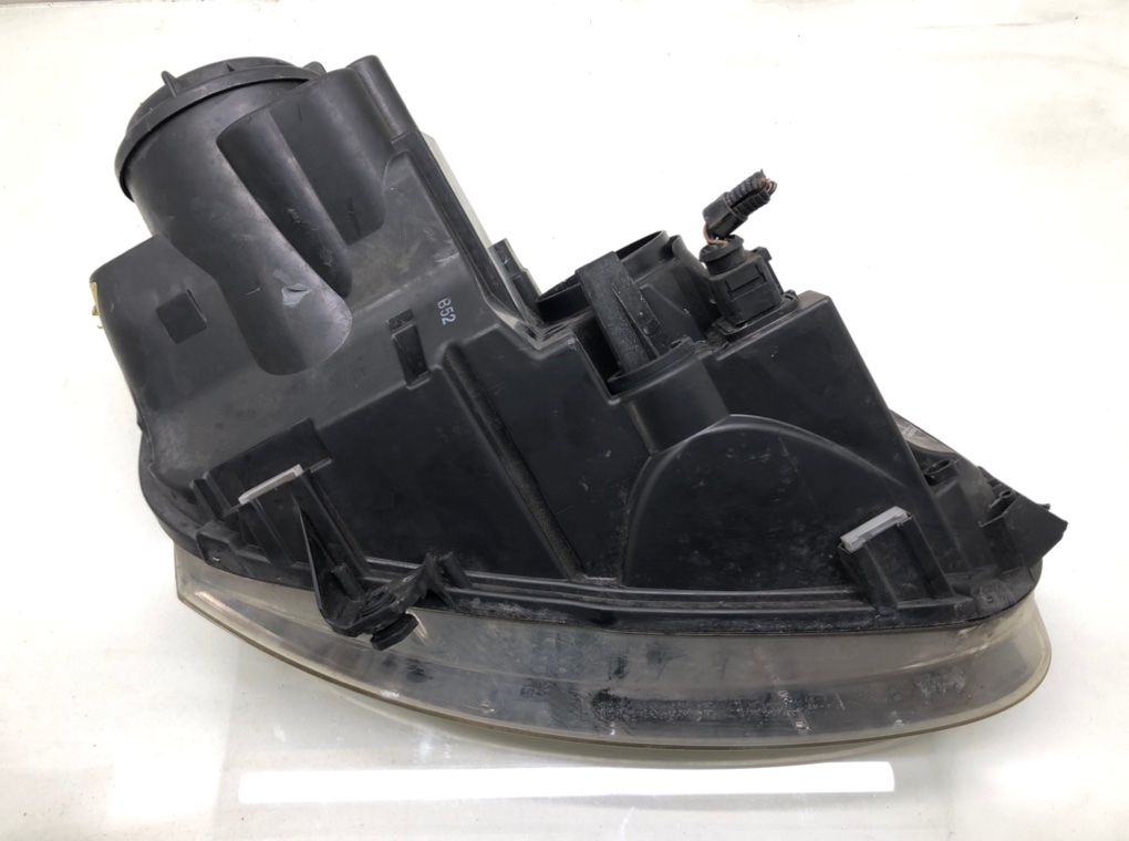 Фара левая бу для Volkswagen Golf 5 1.6 FSI,  2004 г.