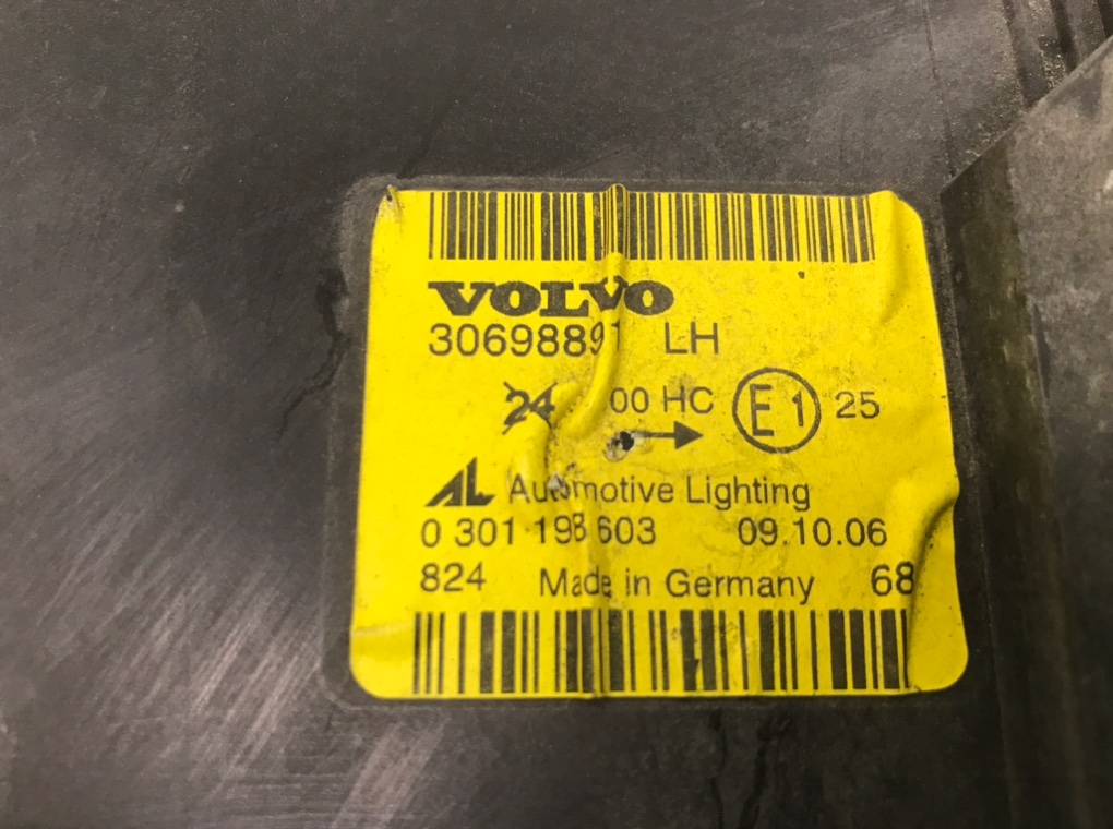 Фара левая бу для Volvo V50 2.0 TD, 2006 г. Фара левая бу для Volvo V50 2.0 TD, 2006 г.