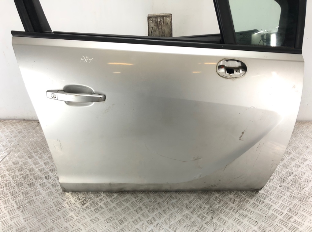 Дверь передняя правая бу для Opel Meriva B 1.3 CDTi,  2010 г.