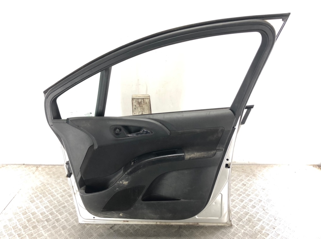 Дверь передняя правая бу для Opel Meriva B 1.3 CDTi,  2010 г.