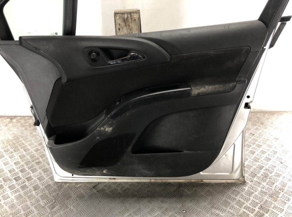 Дверь передняя правая бу для Opel Meriva B 1.3 CDTi,  2010 г.