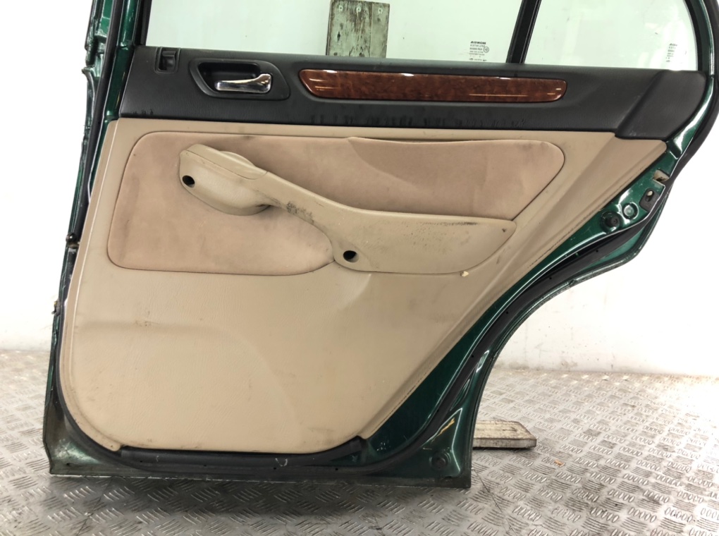 Дверь задняя правая бу для Honda Accord 6 2.0 i, 2001 г. Дверь задняя правая бу для Honda Accord 6 2.0 i, 2001 г.