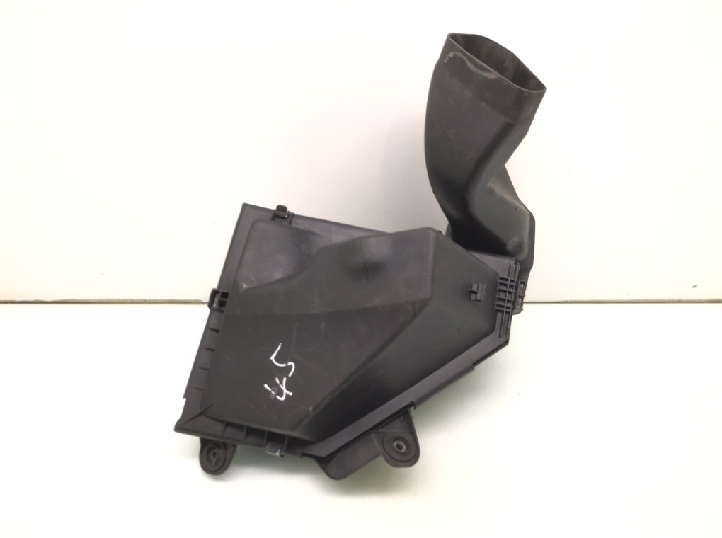 Корпус воздушного фильтра бу для BMW 1 E87/E81/E82/E88 2.0 TD,  2010 г.