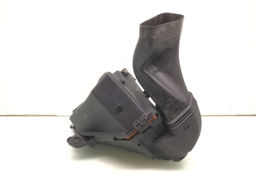Корпус воздушного фильтра бу для BMW 1 E87/E81/E82/E88 2.0 TD,  2010 г.