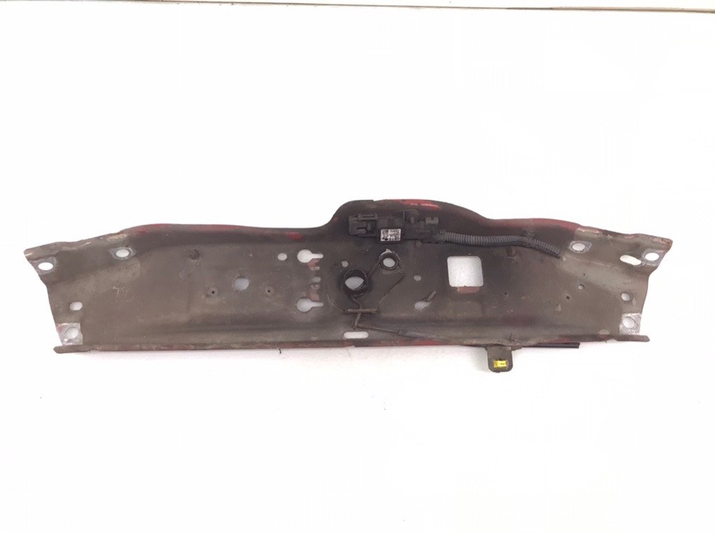 Планка под капот бу для Opel Zafira B 1.6 i, 2007 г. Планка под капот бу для Opel Zafira B 1.6 i, 2007 г.