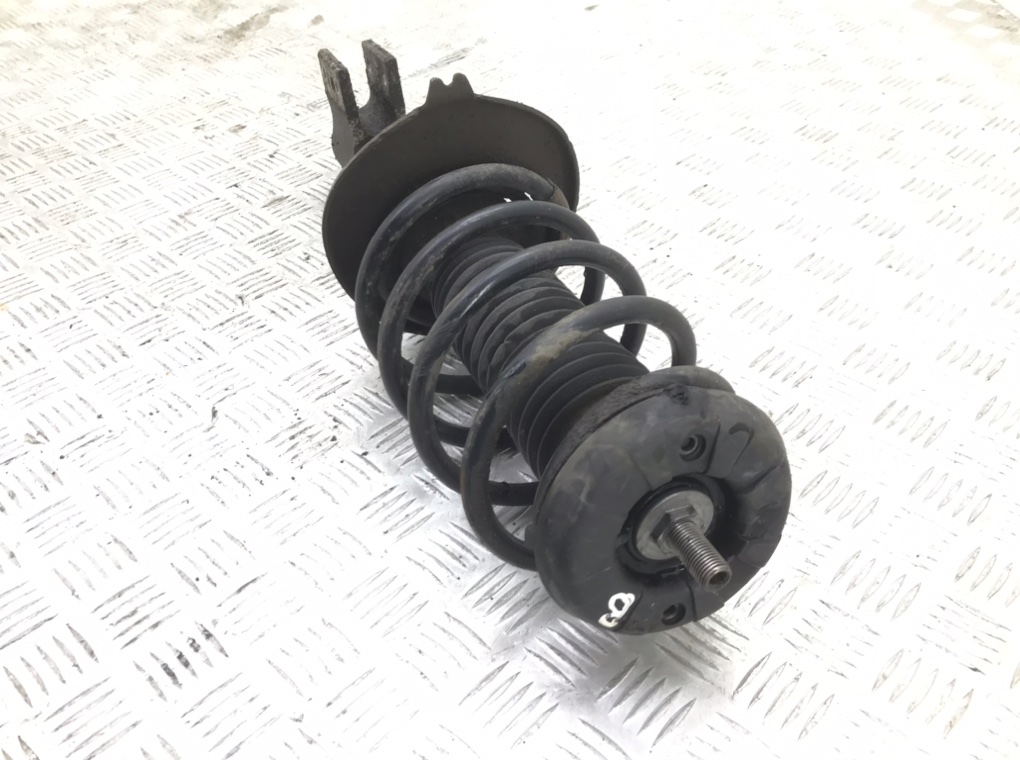 Стойка передняя правая бу для Peugeot 3008  1.6 HDi,  2009 г.