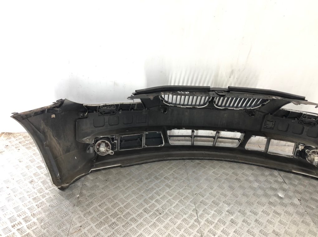 Бампер передний бу для BMW 5 E60/E61 2.5 i,  2005 г.