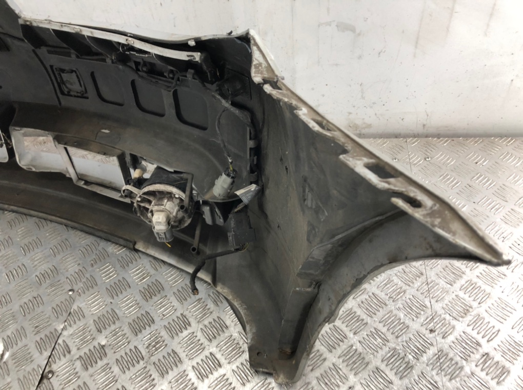 Бампер передний бу для BMW 5 E60/E61 2.5 i,  2005 г.
