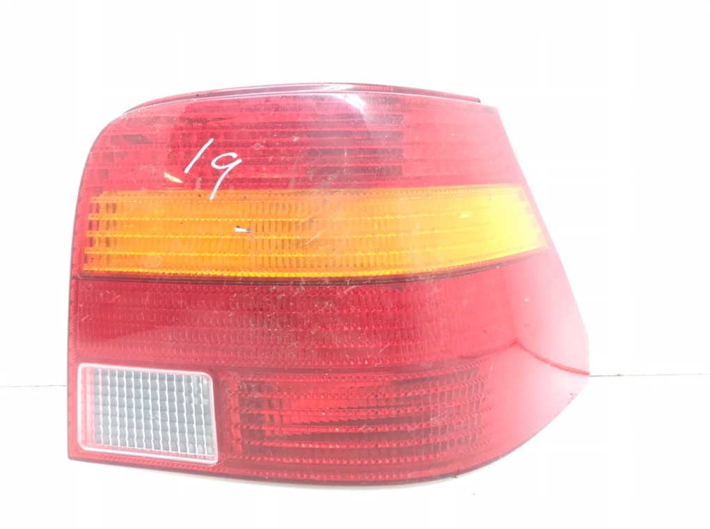 Фонарь задний правый бу для Volkswagen Golf 4 1.9 TDi, 2004 г.