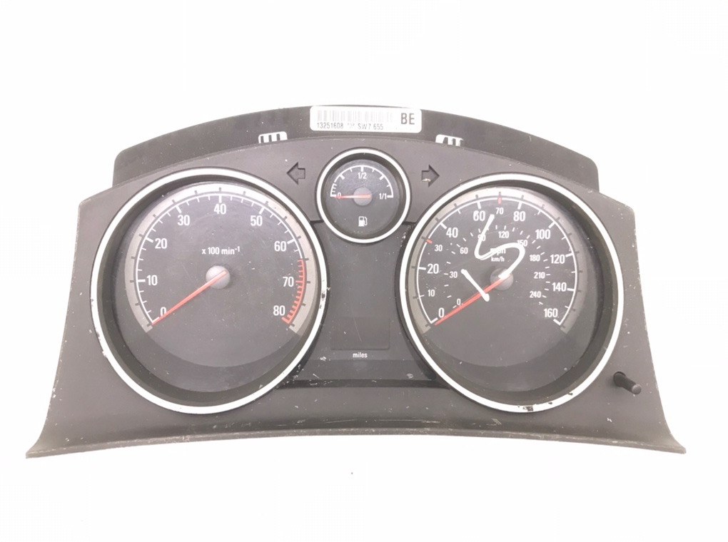 Щиток приборов (приборная панель) бу для Opel Zafira B 1.6 i, 2007 г.