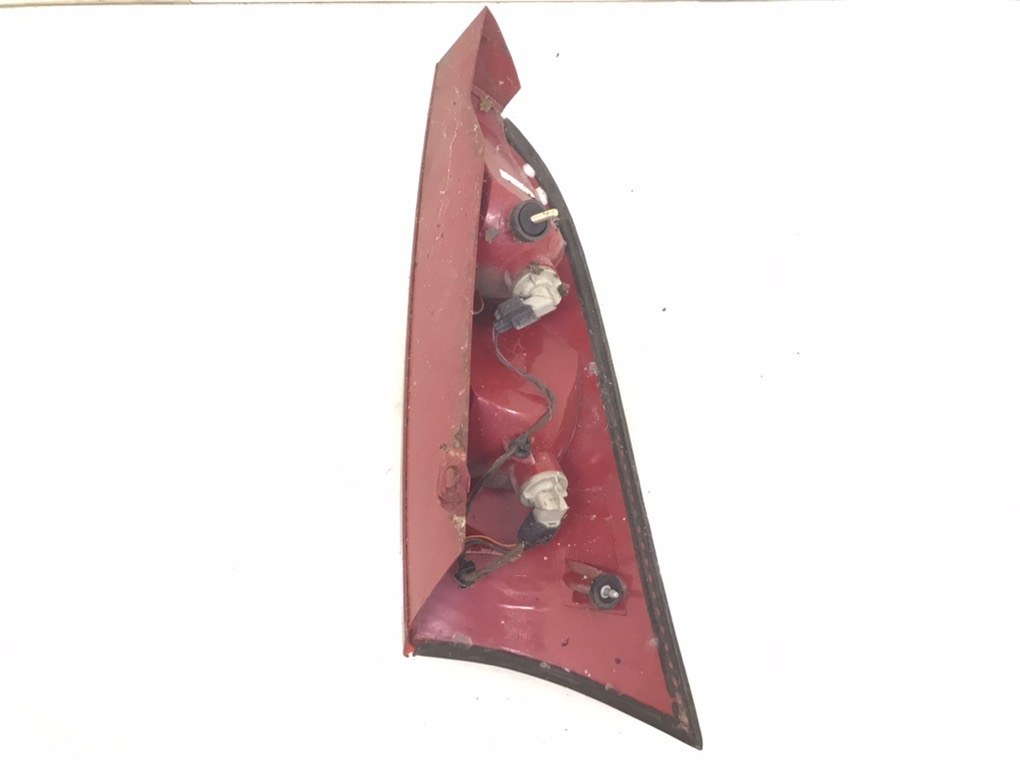 Фонарь задний правый бу для Ford Focus 1 1.4 i, 2003 г. Фонарь задний правый бу для Ford Focus 1 1.4 i, 2003 г.