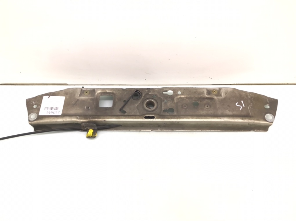 Планка под капот бу для Opel Zafira B 1.6 i,  2007 г.