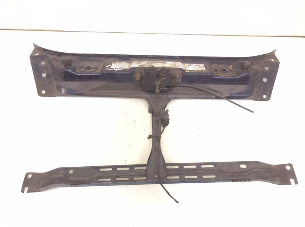 Планка под капот бу для Chrysler PT-Cruiser 2.0 i, 2001 г.