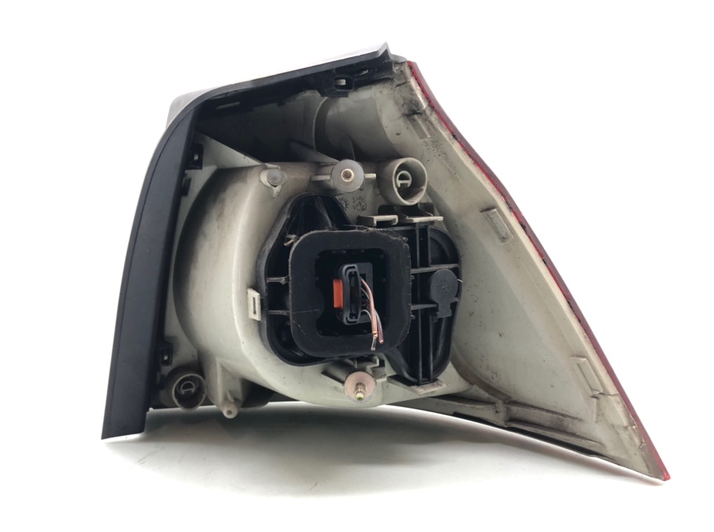 Фонарь задний левый бу для Volkswagen Golf 5 1.6 FSI,  2004 г.