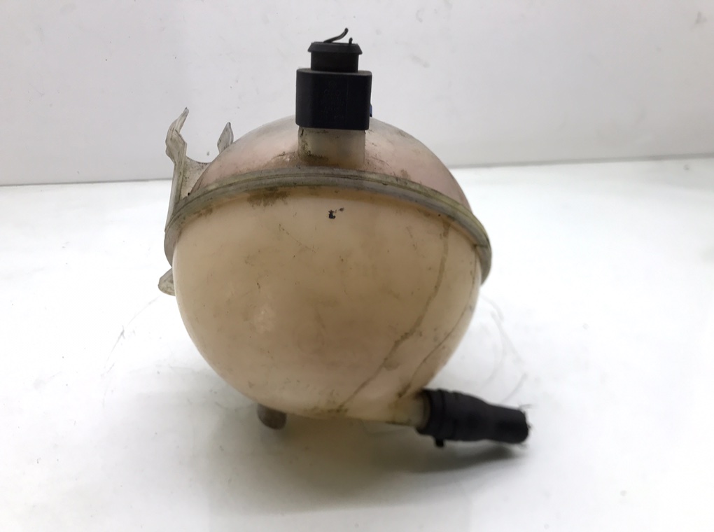 Бачок расширительный бу для Volkswagen Touran  1.9 TDi,  2005 г.