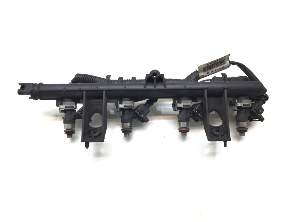 Топливная рампа бу для Renault Clio  1.2 i,  2006 г.