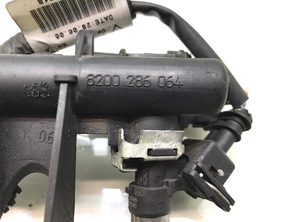 Топливная рампа бу для Renault Clio  1.2 i,  2006 г.