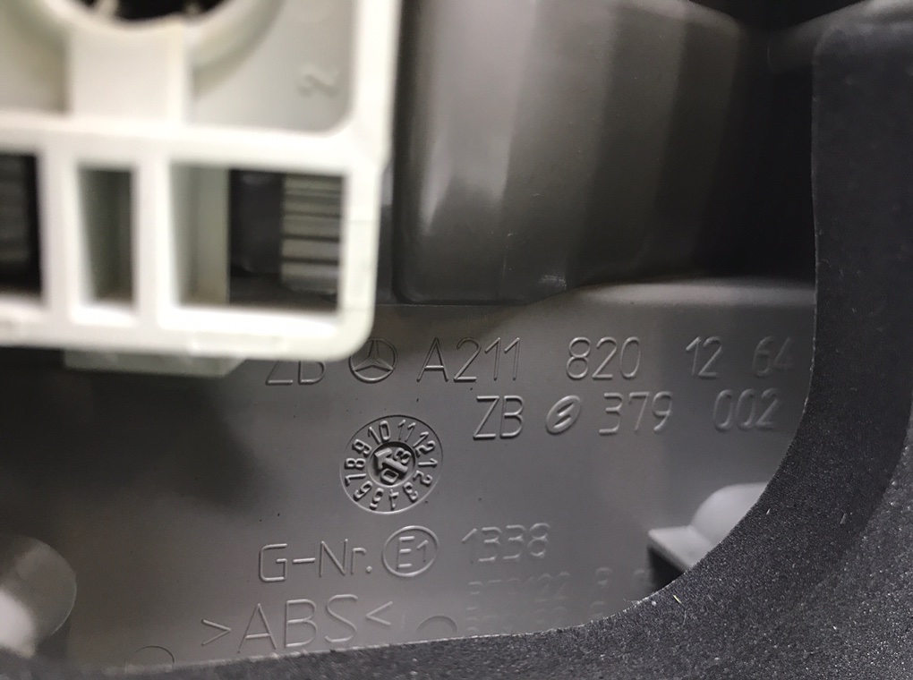 Фонарь задний правый бу для Mercedes E W211 2.7 CDi,  2003 г.