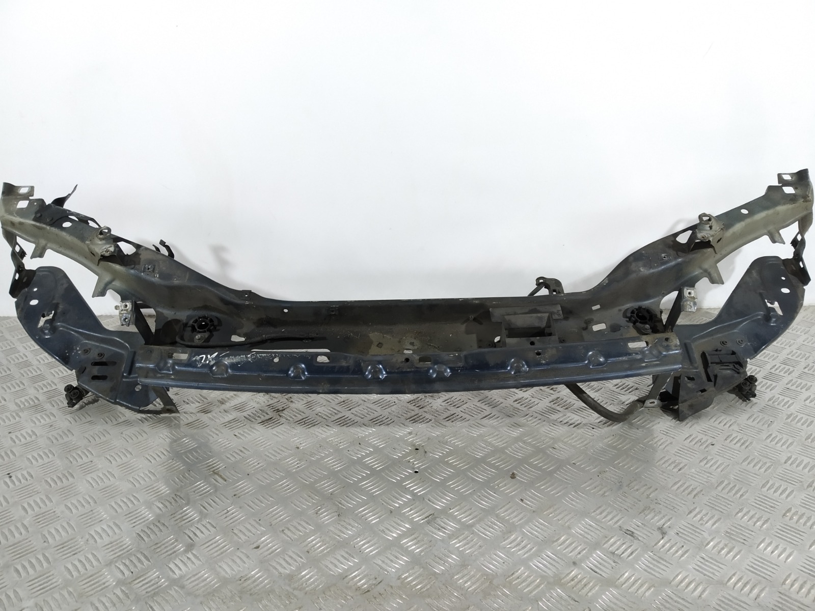 Панель передняя (телевизор) бу для Volvo V50 2.0 TD, 2005 г.