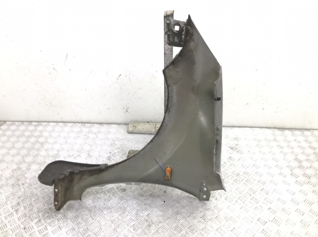 Крыло переднее правое бу для Ford Fiesta 5 1.4 i,  2002 г.
