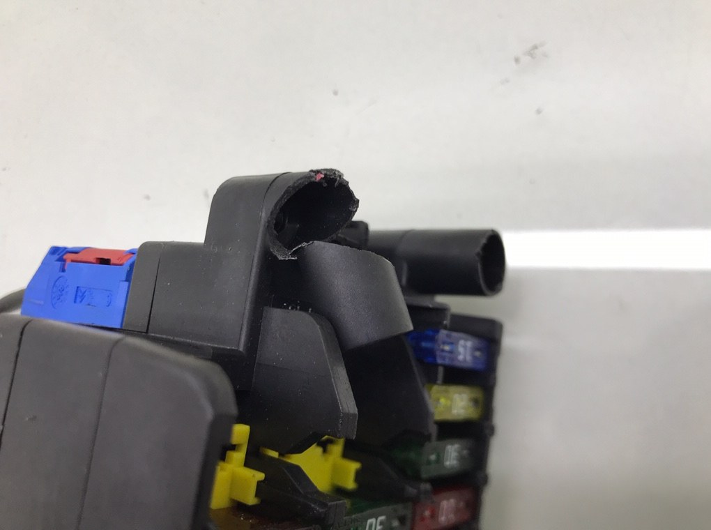 Блок предохранителей бу для Peugeot 306  1.6 i,  2000 г.