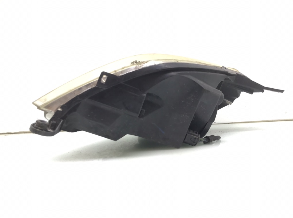 Фара правая бу для Peugeot Bipper  1.3 HDi,  2012 г.