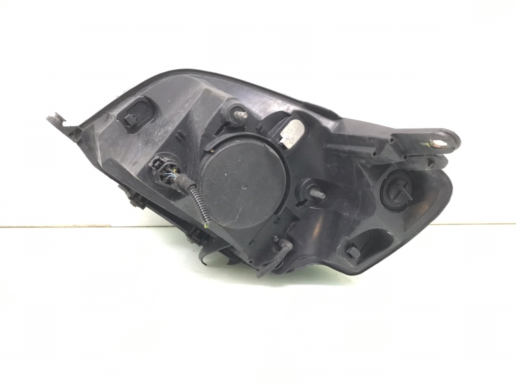 Фара правая бу для Peugeot Bipper  1.3 HDi,  2012 г.