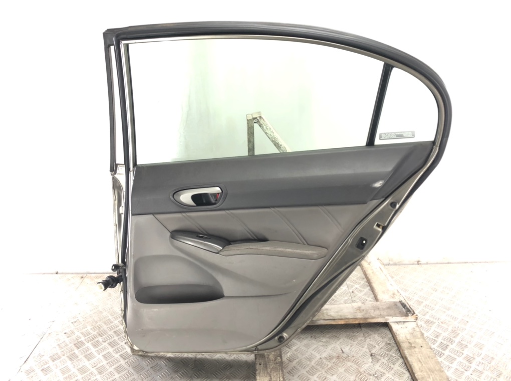Дверь задняя правая бу для Honda Civic 8 1.3 i,  2006 г.