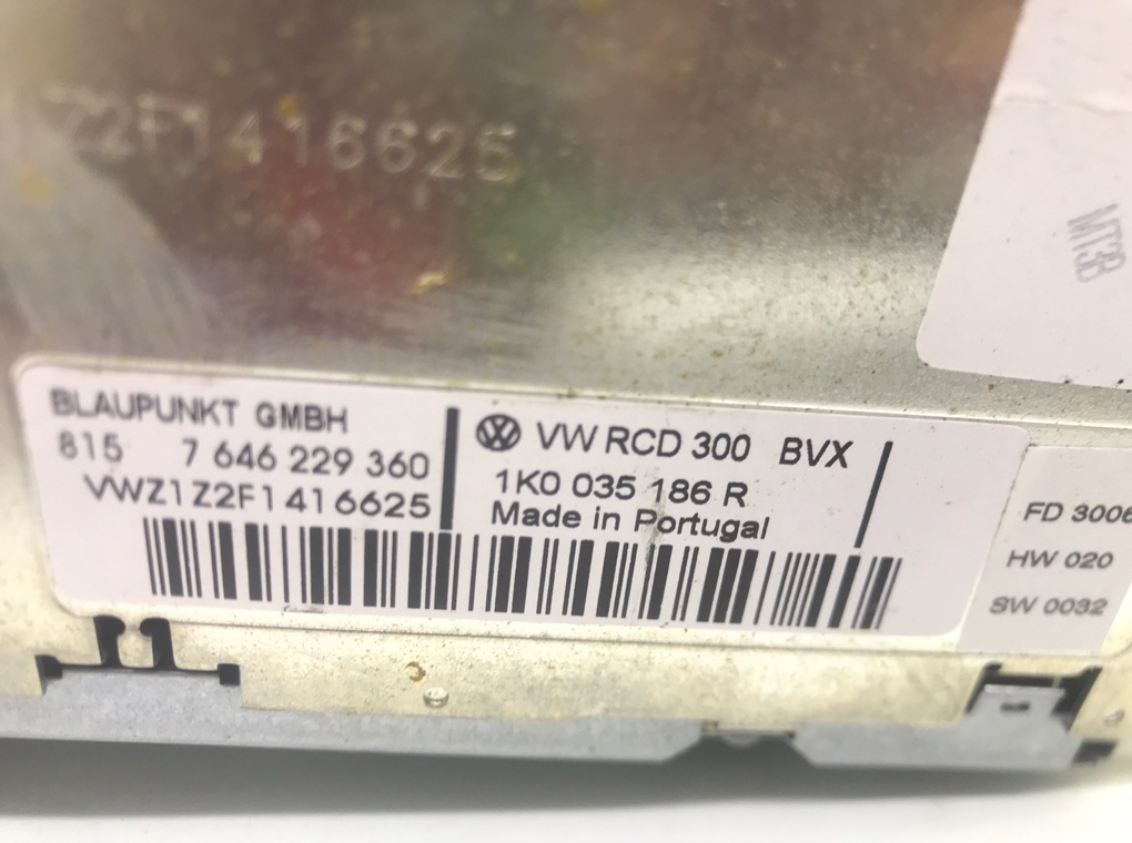 Магнитола бу для Volkswagen Golf 5 1.6 FSI,  2004 г.