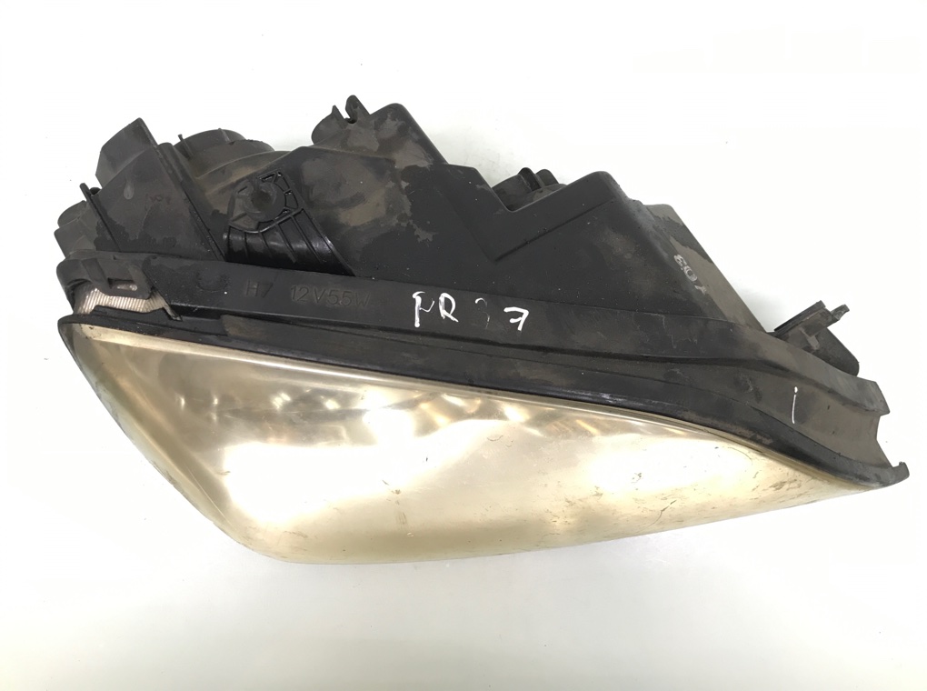 Фара правая бу для Kia Sorento  2.5 CRDi,  2005 г.