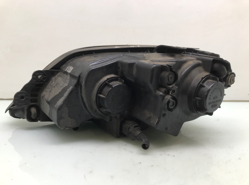 Фара правая бу для Kia Sorento  2.5 CRDi,  2005 г.