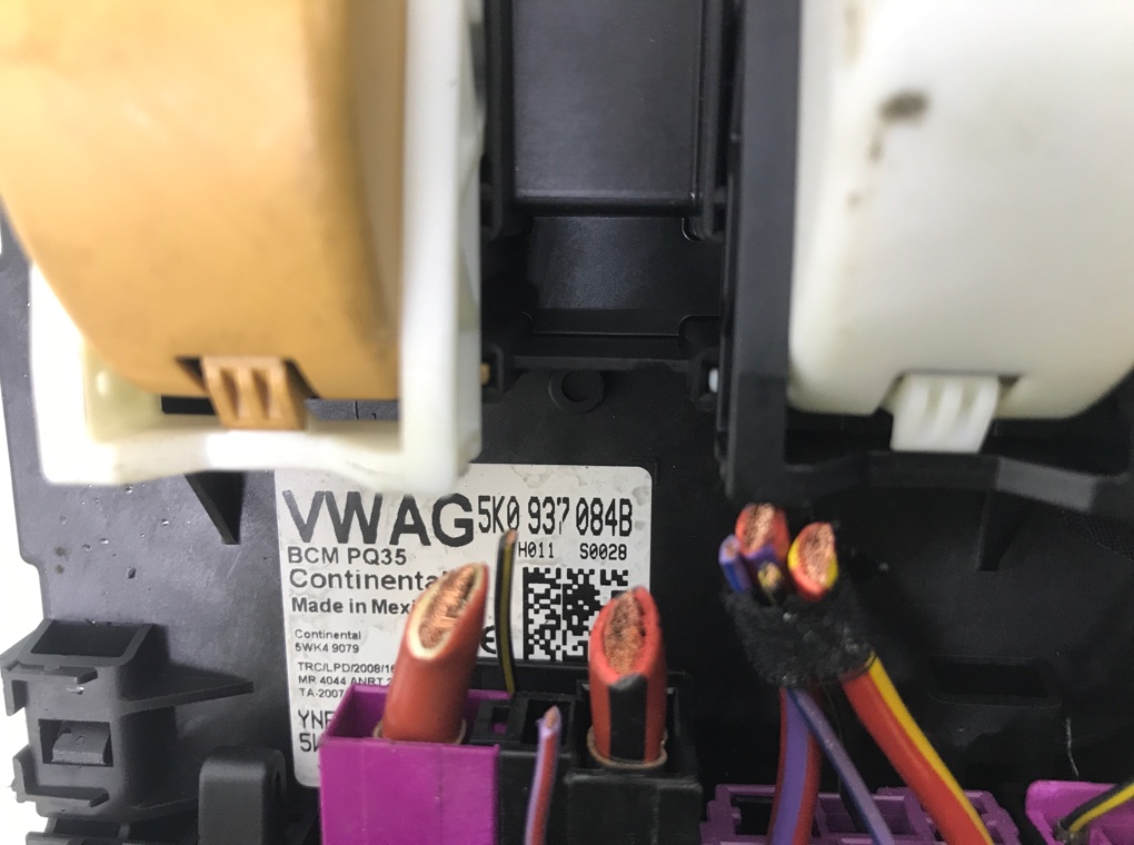 Блок комфорта бу для Volkswagen Jetta  1.6 TDi,  2010 г.