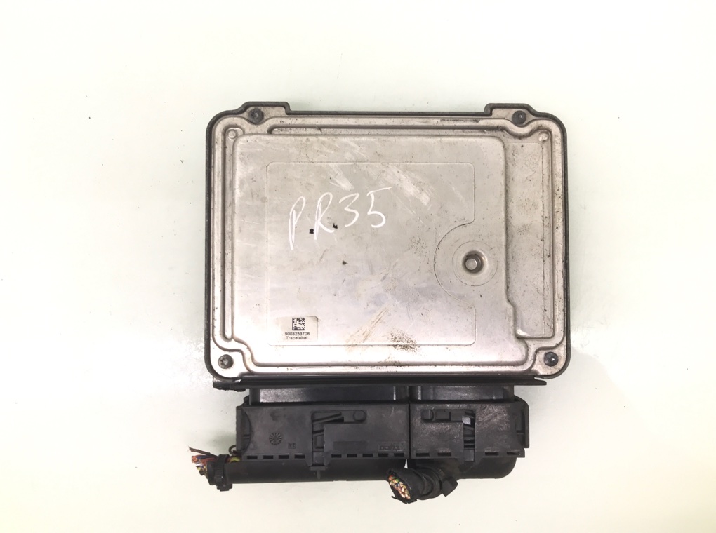 Блок управления двигателем бу для Seat Ibiza  1.4 TDi,  2009 г.