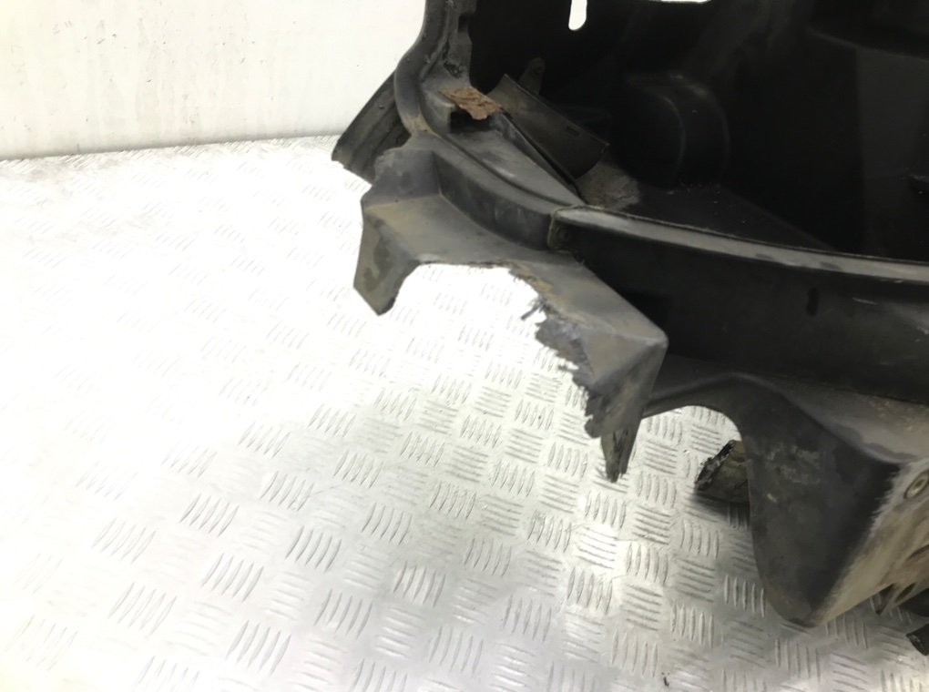 Панель передняя (телевизор) бу для Ford Galaxy 1.9 TDi, 2004 г. Панель передняя (телевизор) бу для Ford Galaxy 1.9 TDi, 2004 г.