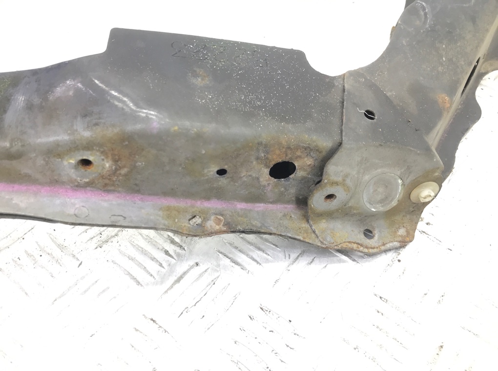 Планка под капот бу для Toyota Aygo 1.0 i, 2006 г. Планка под капот бу для Toyota Aygo 1.0 i, 2006 г.