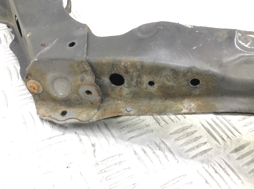 Планка под капот бу для Toyota Aygo 1.0 i, 2006 г. Планка под капот бу для Toyota Aygo 1.0 i, 2006 г.